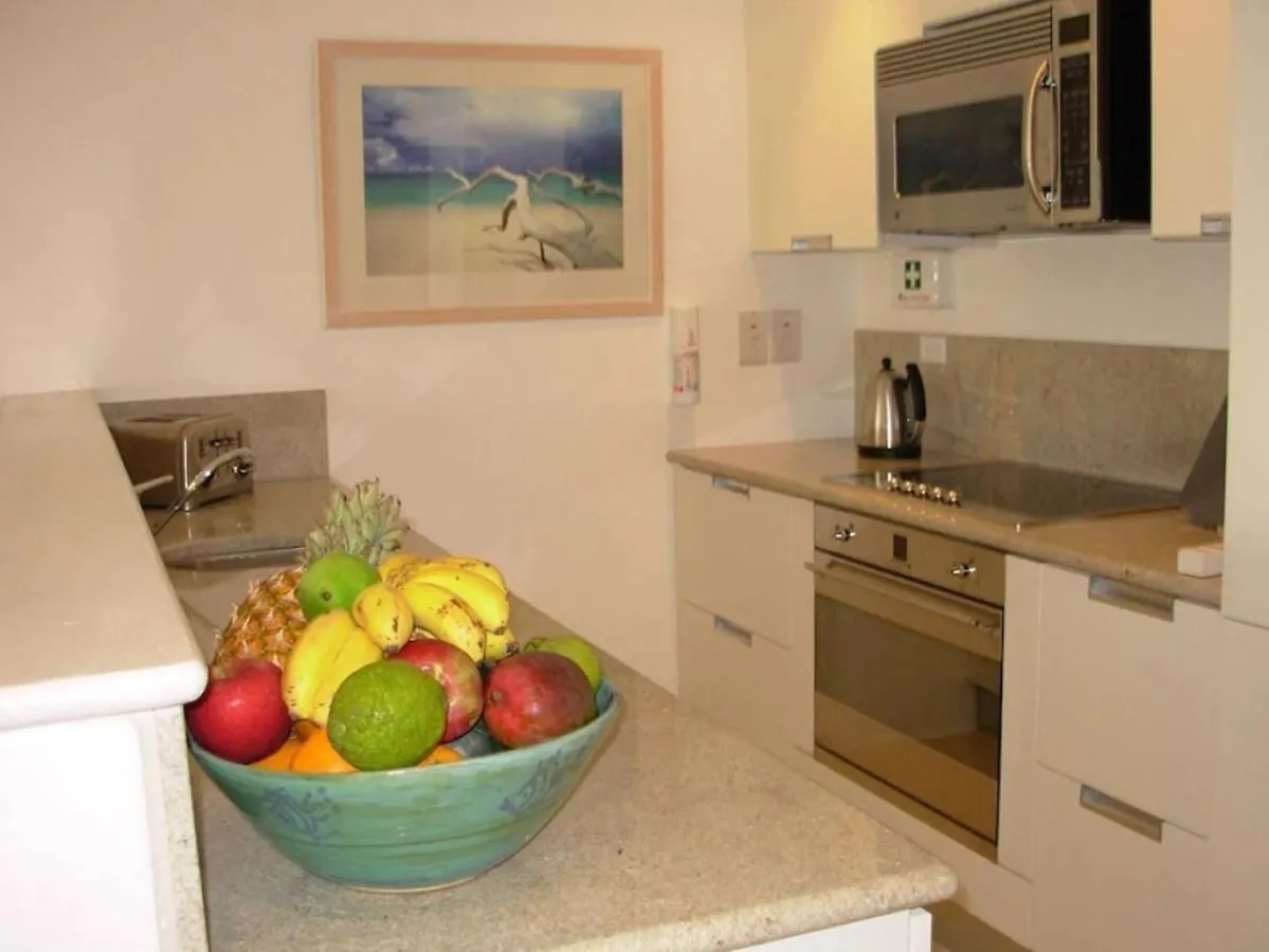 Ocean Blue Luxury Apartment - Beachfront - Glitter Bay 203 Saint James