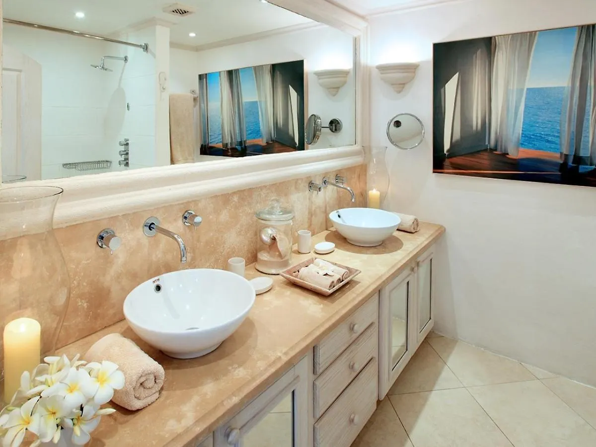 Ocean Blue Luxury Apartment - Beachfront - Glitter Bay 203 Saint James Barbados
