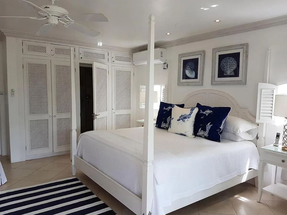 Ocean Blue Luxury Apartment - Beachfront - Glitter Bay 203 Saint James